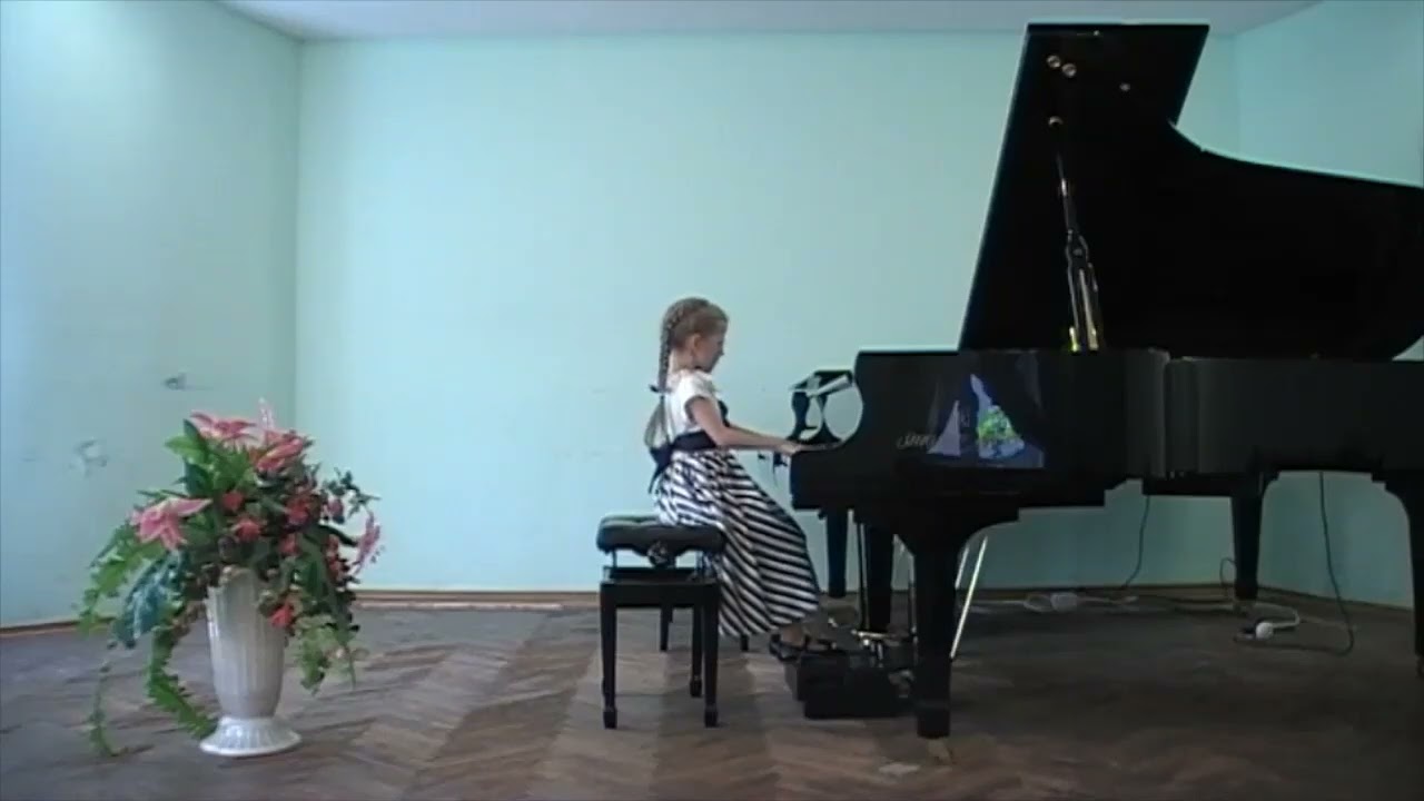 Лебедева Влада, 7 лет. "Птичка в ладони". смотреть онлайн