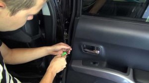 Разборка двери на Mitsubishi Outlander