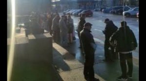 Большая очередь из желающих попасть в Россию образовалась на эстонской границе в Нарве
