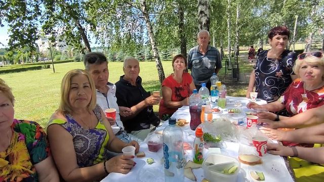 Застолье продолжается 01.06.26. смотреть онлайн