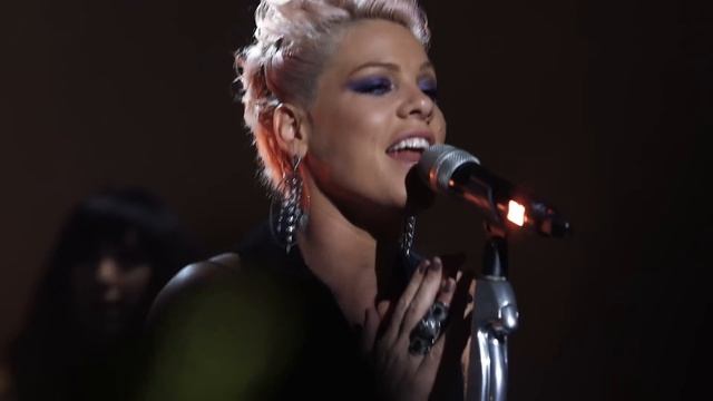 Pink - try ( concert in L.A. the truth about love ) смотреть онлайн