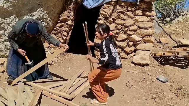 24серия.Бабушка и Аху пытаются построить дверь... Оператор получил травму смотреть онлайн