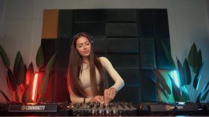 YTMP3GG_YouTube_Xenia-Dia-Diamond-Live-_-Melodic-Techno-_Media_Da6Z60InBRw_001_1080p