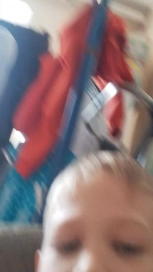 танцует девочка с танцев