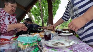 ОТМЕЧАЕМ ДЕНЬ РОЖДЕНИЯ МАМЫ