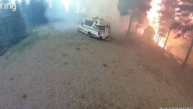 Приближение огня, лесной пожар в округе Пуэбло (Колорадо, США 29/06/2026) смотреть онлайн