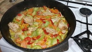 Самый простой и вкусный рецепт ужина. Рецепты ПП.  Курица, кабачки, овощи.