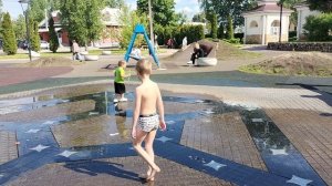 Жара,фонтаны,заодно и помылись...😄🥰🎇