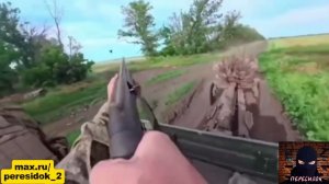 Наш боец выманил на себя вражеский дрон чтобы вывести мирных