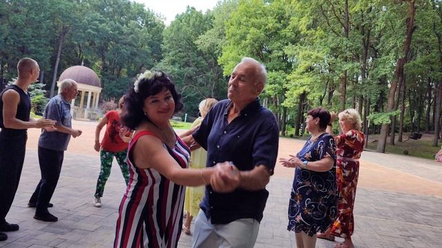 Букет из белых роз..... 01.07.26. смотреть онлайн