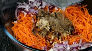 Беру Солёные огурцы и готовлю Гениальный салат! Вкусный рецепт из простых продуктов!
