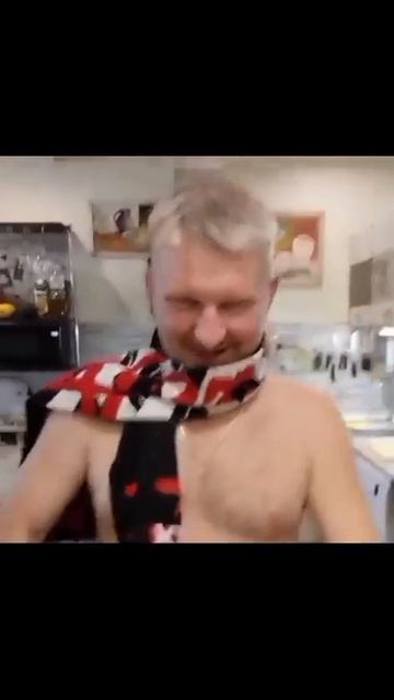 Муж. Бунтует. Не хочет мне шубу покупать.