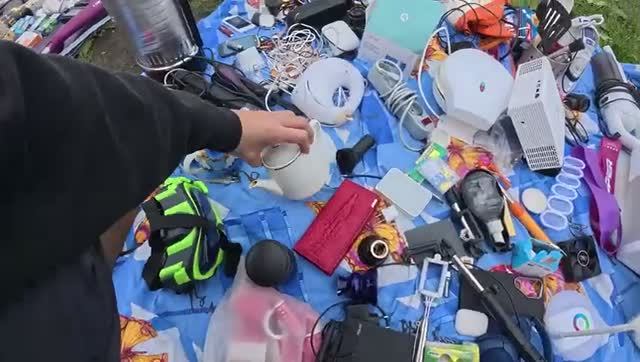 Как я зарабатываю лазая по мусоркам ? Dumpster Diving RUSSIA #129 смотреть онлайн