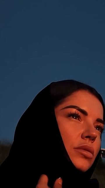 ОНА ОТКРЫЛА КОРАН И...