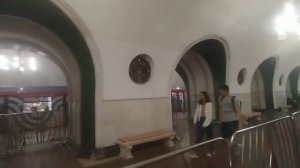 Станция метро ВДНХ интерьер пассажиры поезда Москва Фрагмент 1
