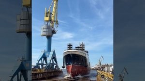 В Петербурге спускают на воду большой рыболовный траулер «Капитан Ипатов».