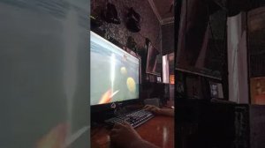 Живу один на острове выживаю