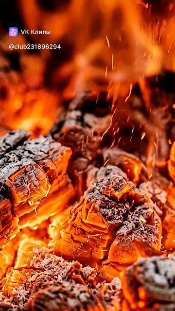 Потрескивающий камин 🔥 3 часа уютного тлеющего огня | Атмосфера для сна и отдыха. смотреть онлайн