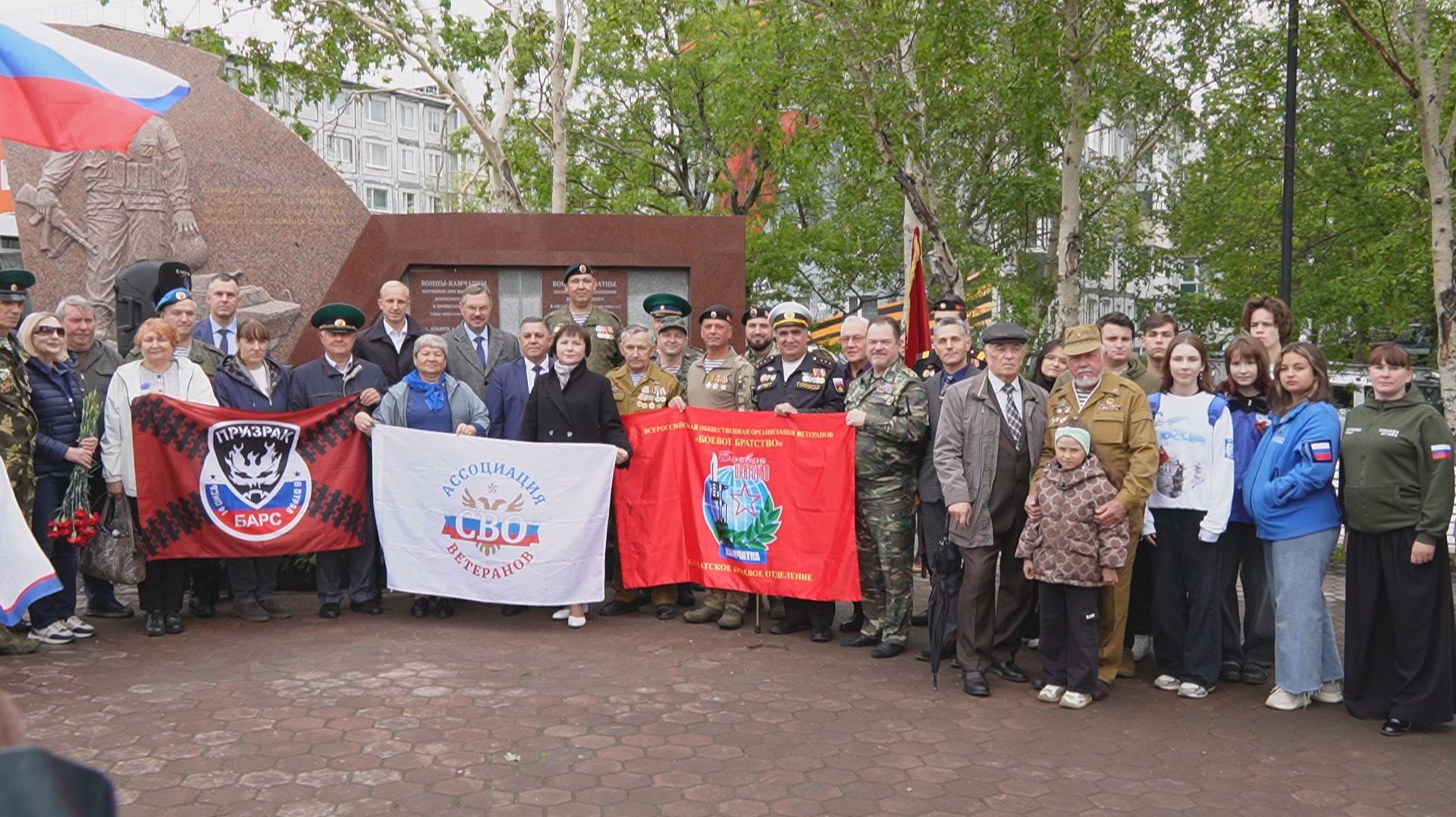 ПОЧТИЛИ ПАМЯТЬ ГЕРОЕВ
