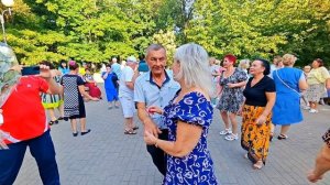28.06.26г... «Танец в Летнем Ресторане»...
