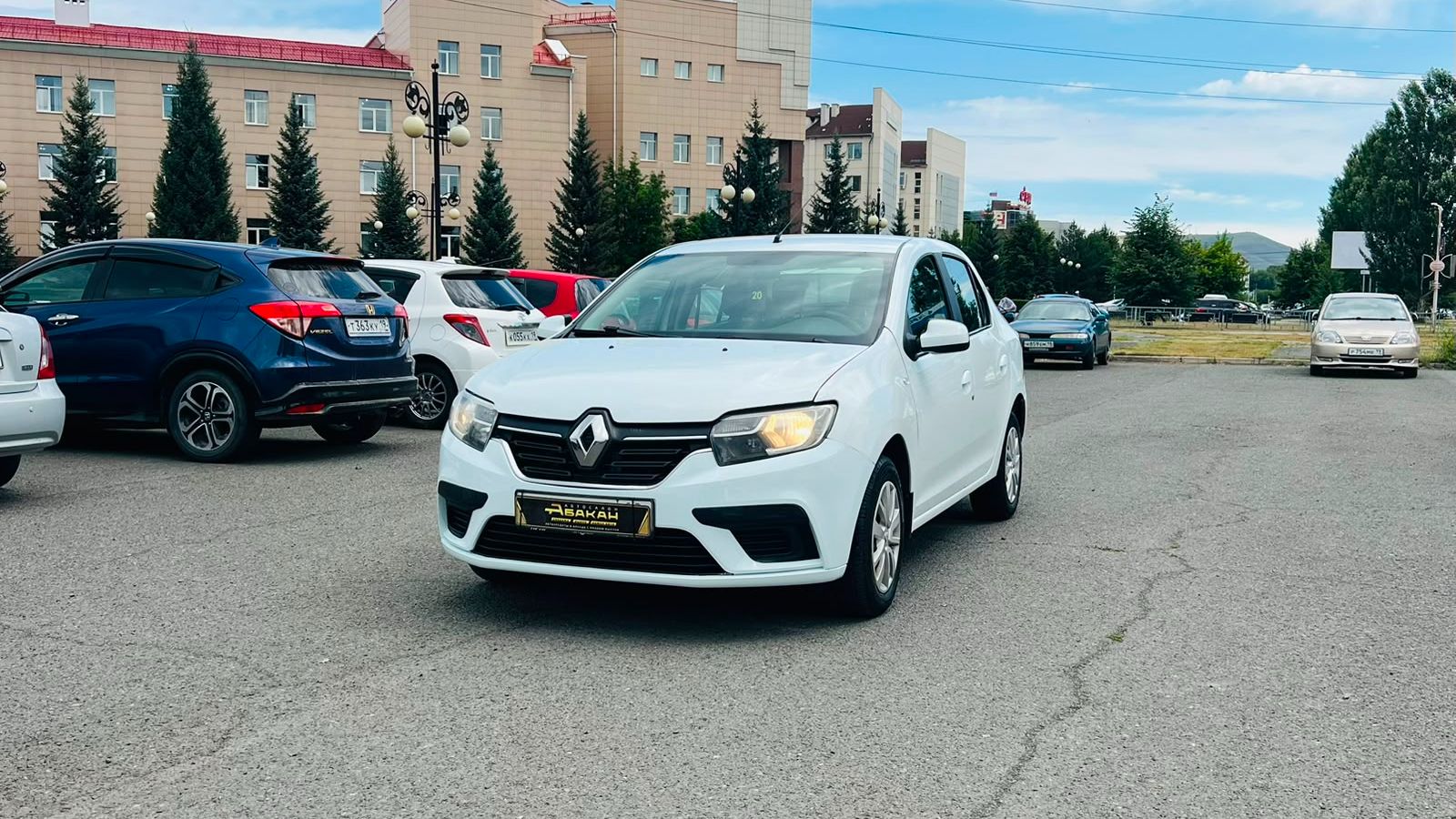 Renault Logan, 2021 год смотреть онлайн