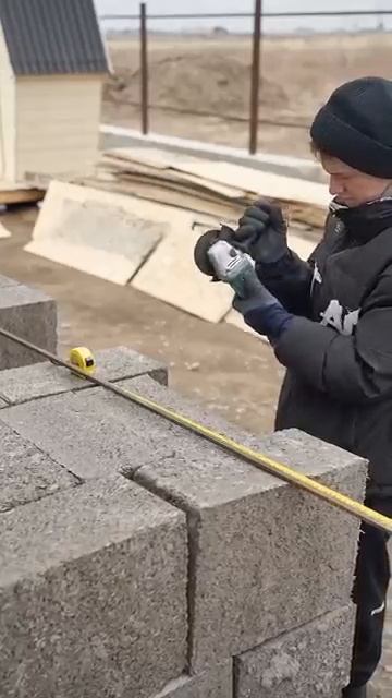 Они просто другие . Юмор