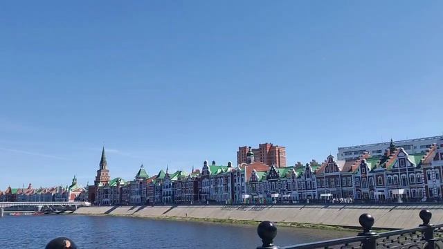 Красивая набережная в городе Йошкар-Ола