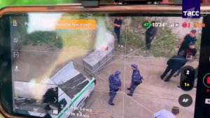Во Владивостоке несколько часов ловили медведя.