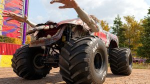 Зомби Монстр Трак и Трюки на трассе. Monster Jam Showdown