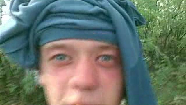 Песня про сигарету от местного барта Дмитрия. Чем только в молодости не страдали