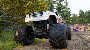 Большой Монстр Трак. Гонки траков по лесу. Видео Monster Jam Showdown