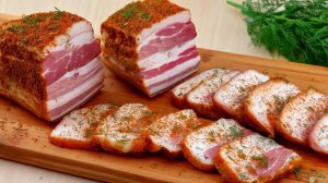 Вкуснейшая свиная грудинка в луковой шелухе! Вареная грудинка с чесноком и перцем Сало по-домашнему
