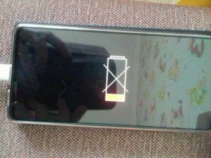 Poco X3 Pro не включается и не заряжается