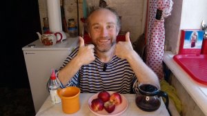 Перекус. Ем подгнившие нектарины, забыл про них. Мукбанг. Обжор. Еда на камеру. Диета. Шизофрения.