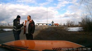 СОТРУДНИК ПОЛИЦИИ ХОТЕЛ УКРАСТЬ ТЕЛЕФОН У ВОДИТЕЛЯ ОСТАНОВКА БЕЗ ПРИЧИНЫ