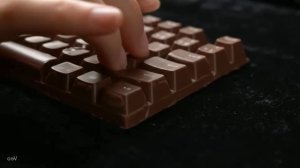 CHILL ASMR: Хруст кристаллической клубники и бриз сада 🎧 для сна и релаксации 🫧