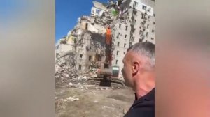 Помойный рот кличка говорит что РФ ударила в дом ,хотя туда попала просроченная ракета пво,
