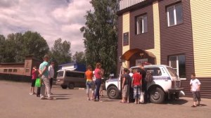 С 80-летием службы ГАИ  полицейских поздравили ребята подшефного детского дома и общественники.