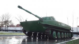 Плавающий танк в парке военной техники Анапы