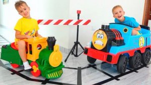 🍿 Влад и Ники играют с игрушечными поездами и другие истории с Малышом Крисом