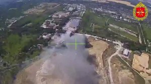 Кадры поражения хранилища газа в районе Запорожья