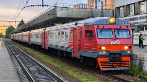 ЭТ2М 140 сообщением Сосново - Санкт-Петербург на станции Девяткино.