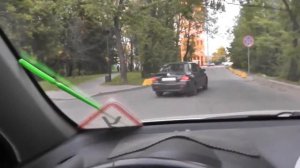 Подробный разбор проезда перекрестка при сдаче экзамена в ГИБДД.