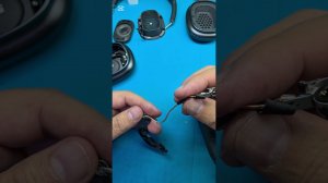 Разбор и замена шлейфа Airpods max