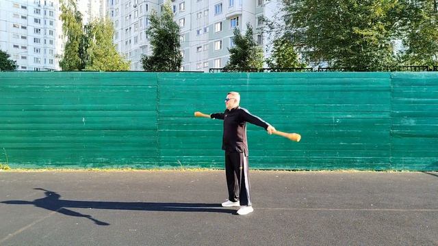 Упражнения с атлетической булавой весом 0.55 кг (6)