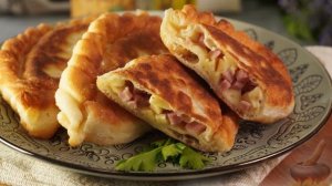 ЛАНГОШ С СЫРОМ И ВЕТЧИНОЙ