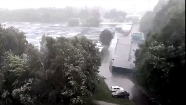 Мощный ливень на юго западе Москвы