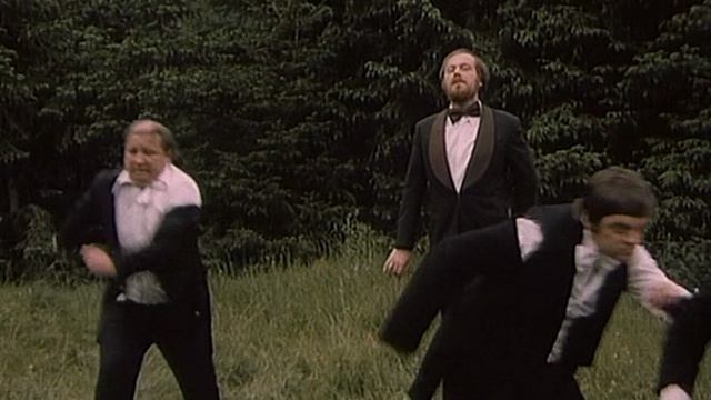 Приключения в каникулы 12 серия «Тир» (сериал, 1978)
