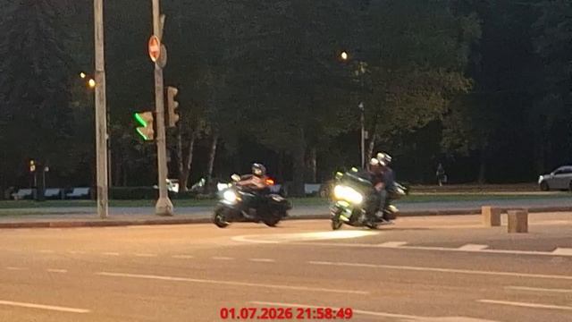 Мотоциклы на университетской площади в Москве смотреть онлайн