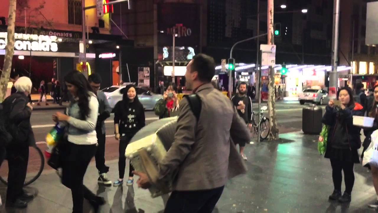 Vitaly Voronko Виталий Воронко Sydney Australia 2015 Part 2 Busking on George Street смотреть онлайн
